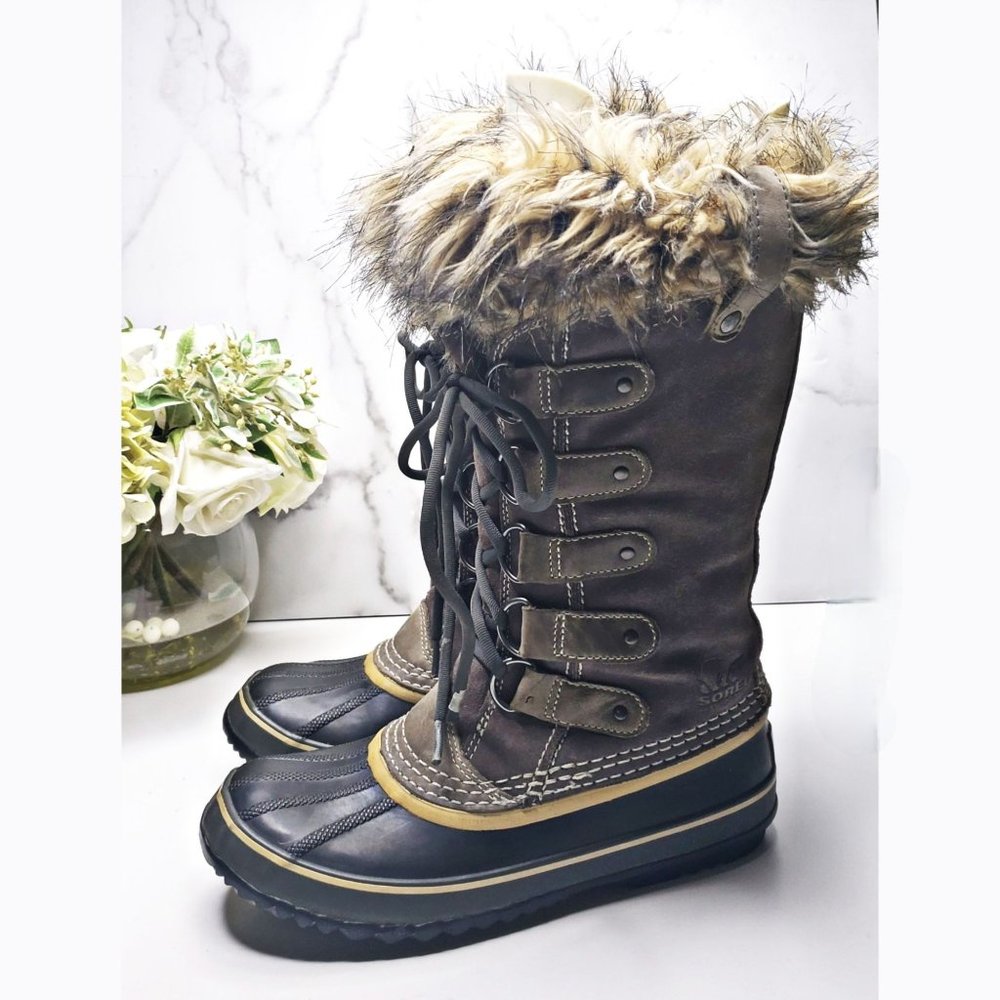 Sorel Joan of Artic Gray & Black Suede Waterproof Boot, Women's Size 7